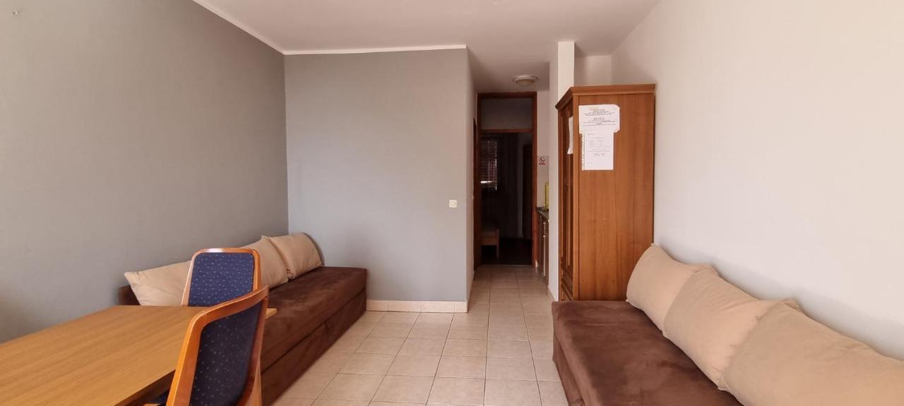 Apartments Mark - 10 M From Sea Medulin Exterior foto