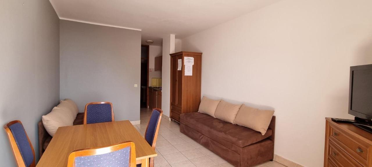 Apartments Mark - 10 M From Sea Medulin Exterior foto