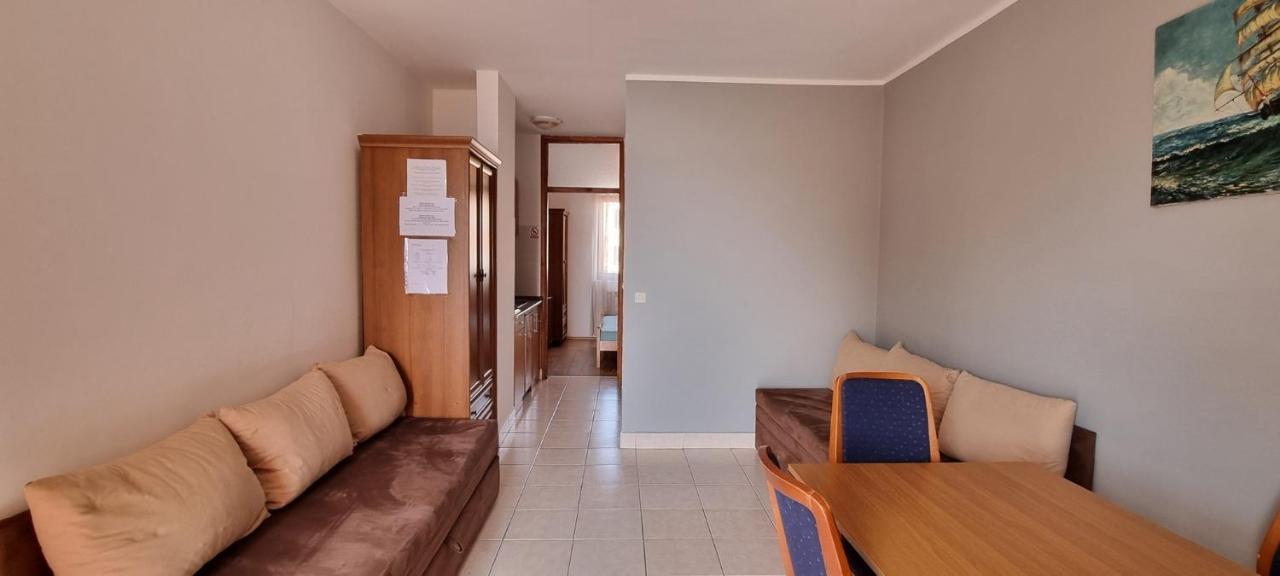 Apartments Mark - 10 M From Sea Medulin Exterior foto