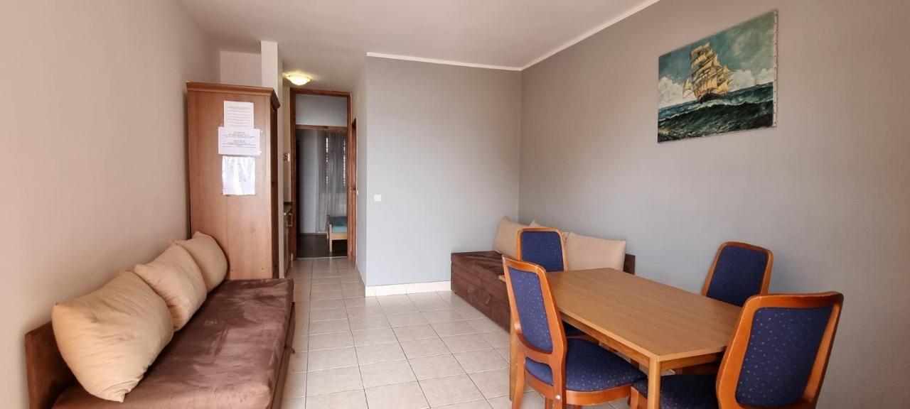 Apartments Mark - 10 M From Sea Medulin Exterior foto